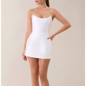 Elegant White Strapless Mini Dress